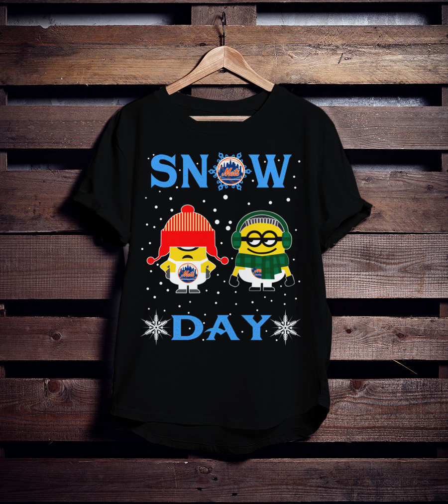 Snow Day Fun For New York Mets And Minion Fans In Winter Gear T-Shirt