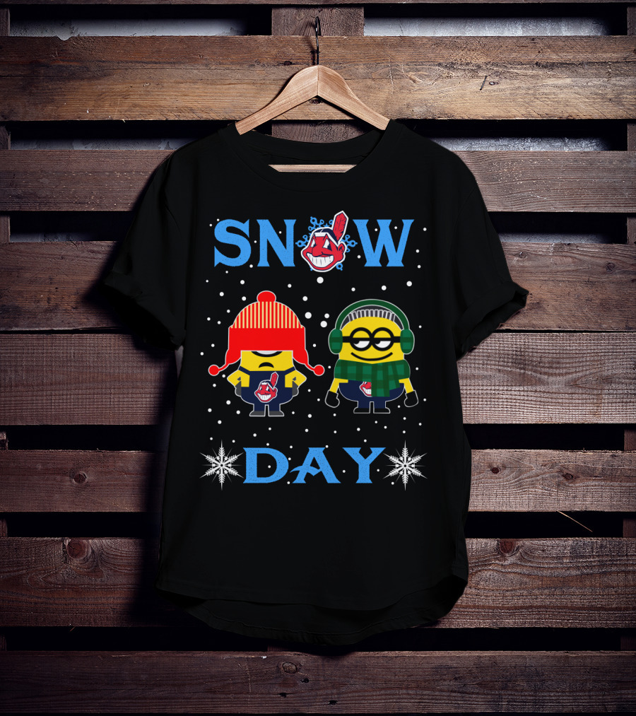 Cleveland Indians Snow Day With Minions In Winter Gear T-Shirt