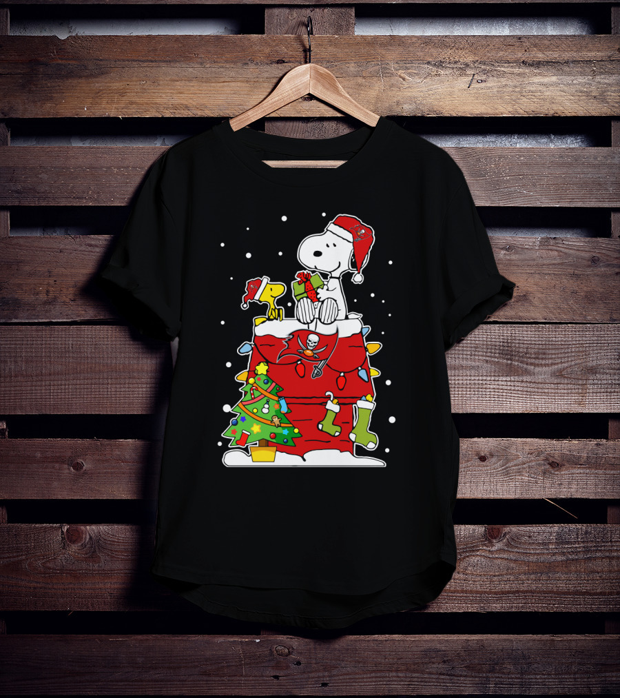 Tampa Bay Buccaneers Christmas Snoopy Peanuts Holiday Football Fan Gift T-Shirt