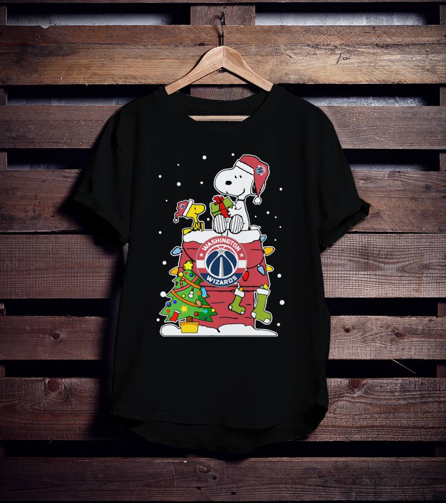 Washington Wizards Snoopy Christmas Santa Hat Peanuts Charlie Brown T-Shirt