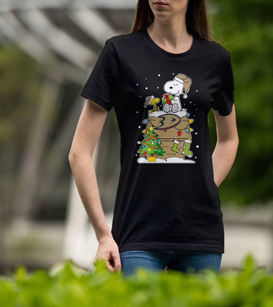 Anaheim Ducks Christmas Snoopy And Woodstock With Gifts T-Shirt