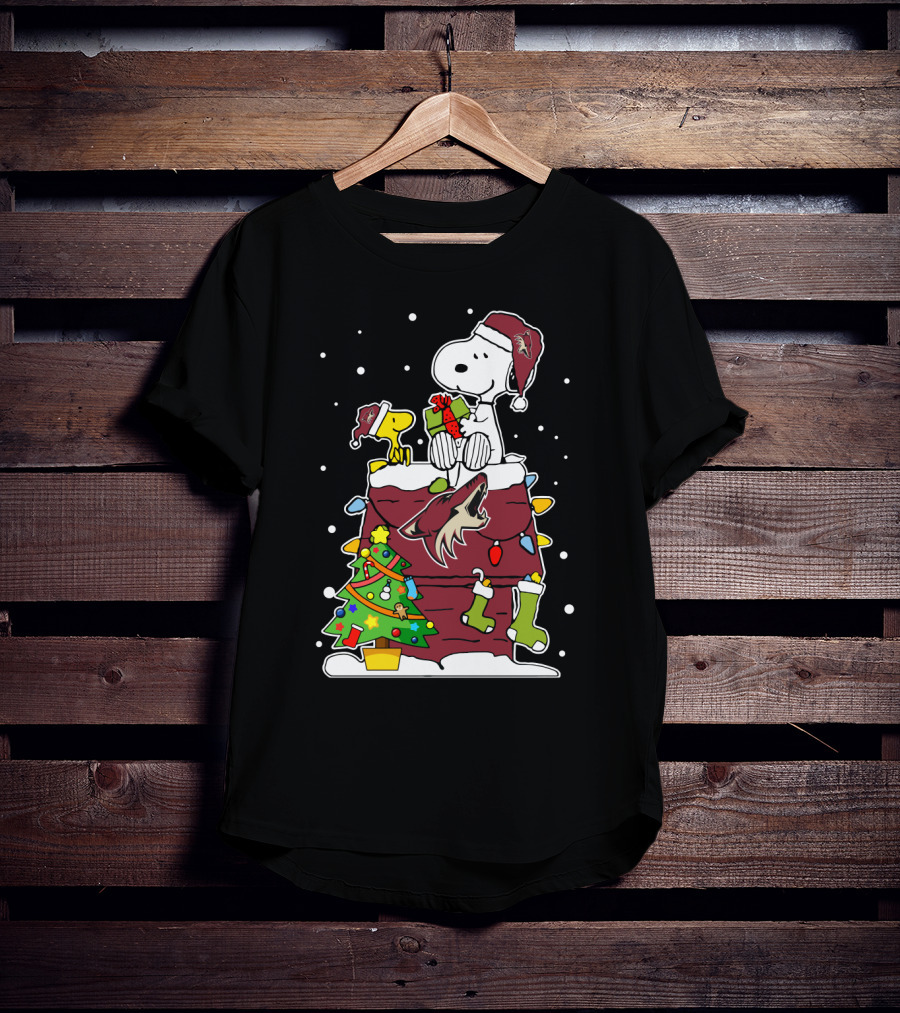 Arizona Coyotes Snoopy Christmas Celebration With Woodstock And Santa Hats T-Shirt