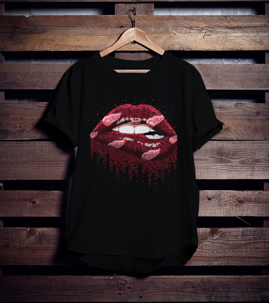 Detroit Red Wings Glittery Lips Fan T-Shirt