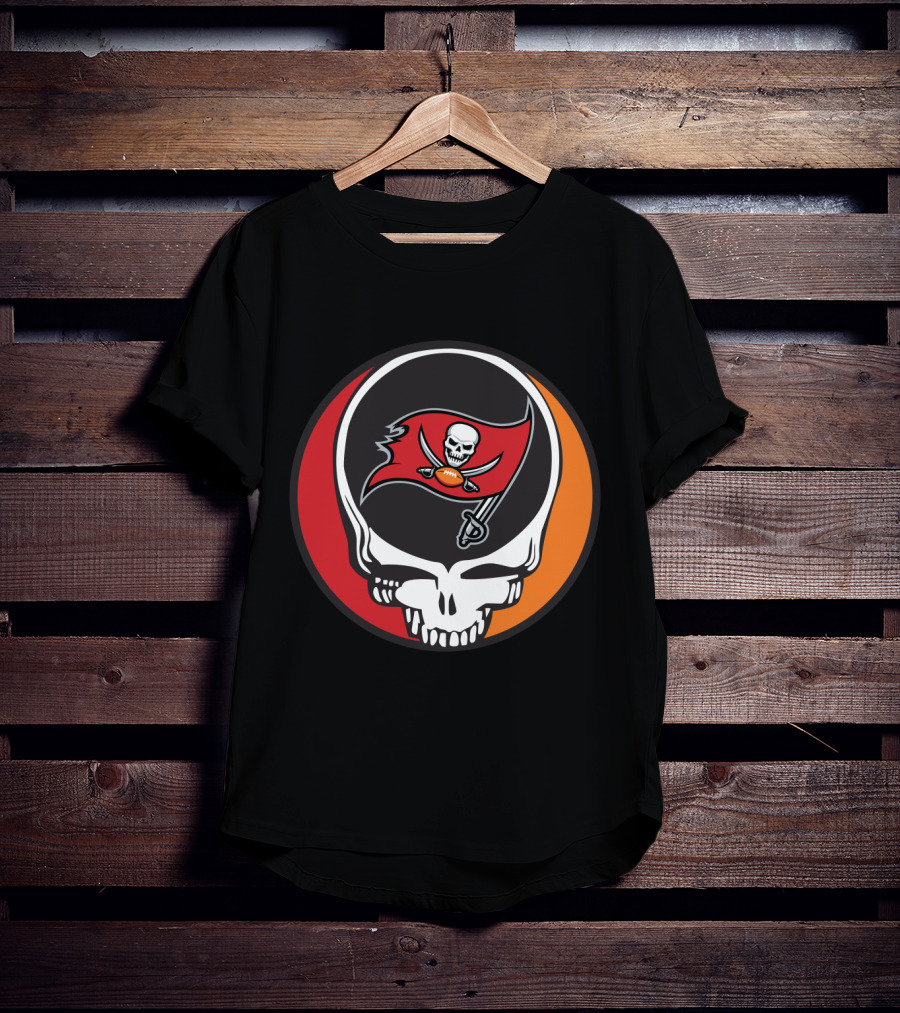 Grateful Dead Skull With Tampa Bay Buccaneers Flag T-Shirt