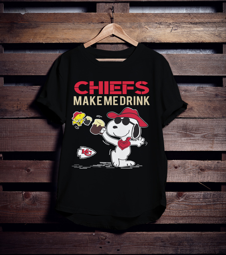 Chiefs Make Me Drink Snoopy Kansas City Chiefs Fans T-Shirt