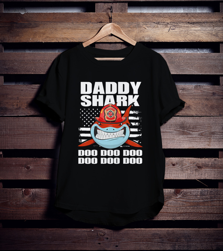Daddy Shark Firefighter Red Helmet American Flag Doo Doo Doo T-Shirt