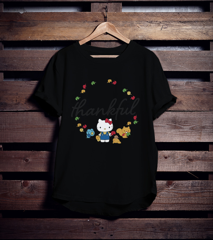 Thankful Hello Kitty Surrounded By Colorful Autumn Leaves And Forest Friends T-Shirt