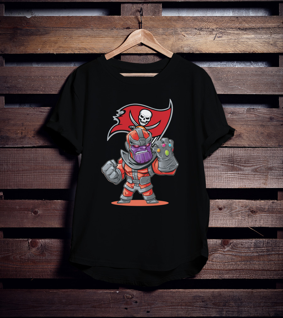 Thanos Tampa Bay Buccaneers Fans Crossover Character With Infinity Gauntlet T-Shirt