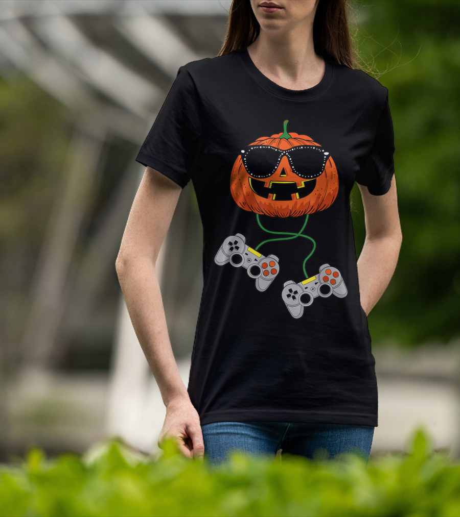 Halloween Jack O Lantern Gamer With Sunglasses And Game Controllers T-Shirt