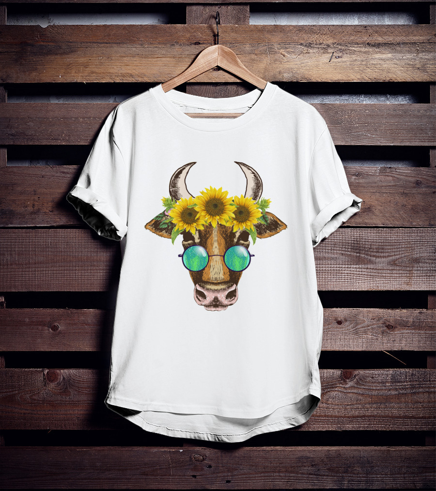 Cute Cow With Sunflower And Sunglasses Headpiece T-Shirt
