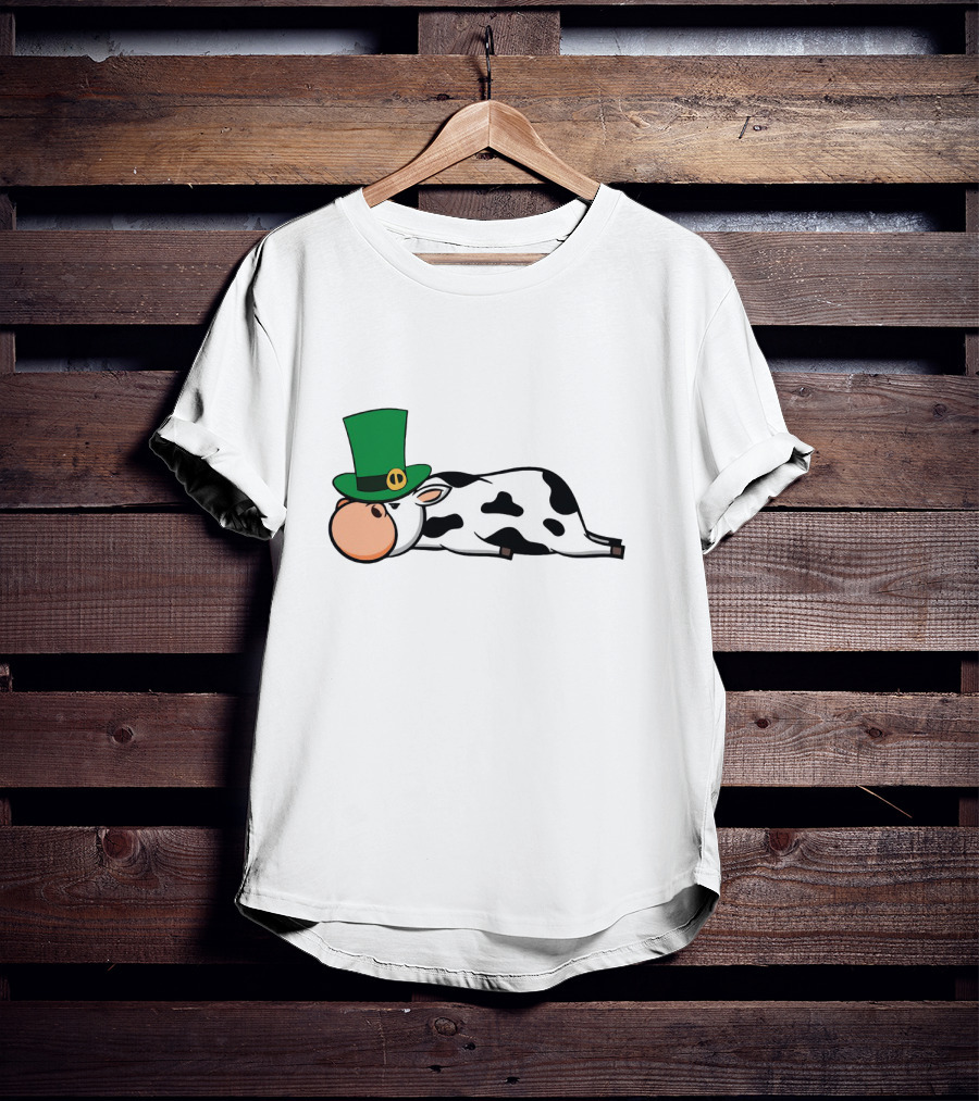 St Patricks Day Drunken Beer Party Cow With Irish Leprechaun Hat T-Shirt