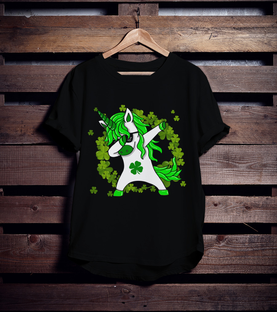 St Patricks Day Shamrock Unicorn Dabbing T-Shirt