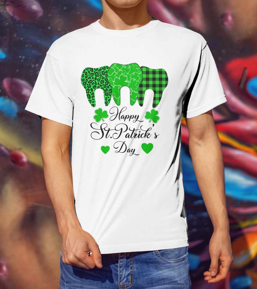 Happy St Patrick's Day Funny Dentist Clover Tooth T-Shirt