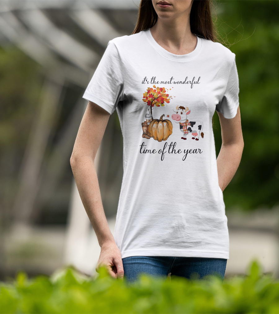 It's The Most Wonderful Time Of The Year Cows Autumn Leaves Pumpkin Cozy Plaid T-Shirt