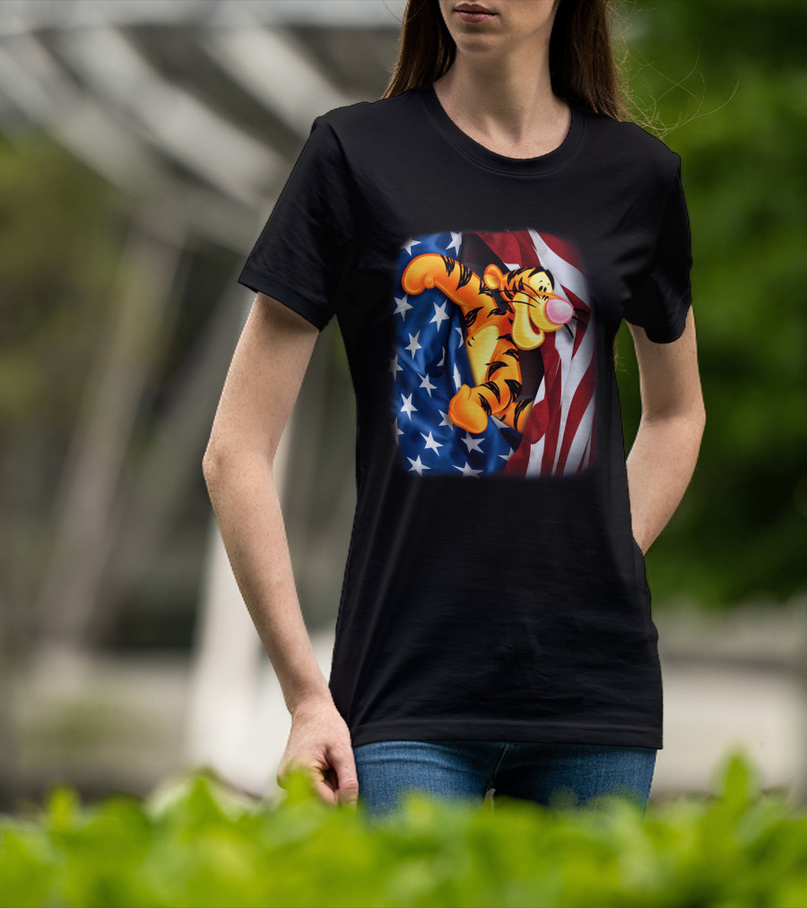 Tigger Celebrating Independence Day With American Flag T-Shirt