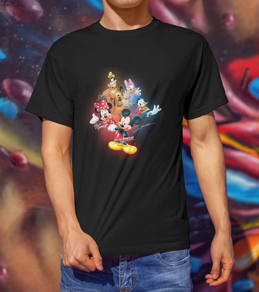Mickey Mouse Minnie Pluto Goofy Daisy Donald Signatures T-Shirt