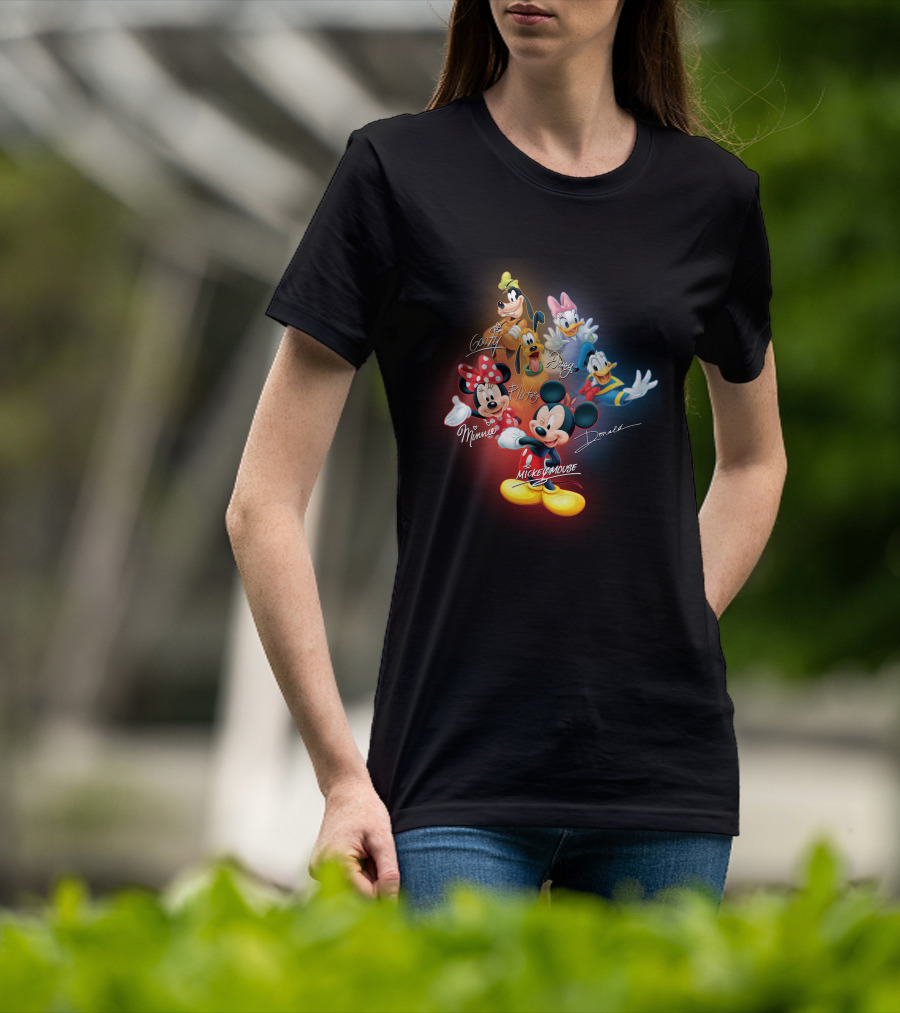 Mickey Mouse Minnie Pluto Goofy Daisy Donald Signatures T-Shirt