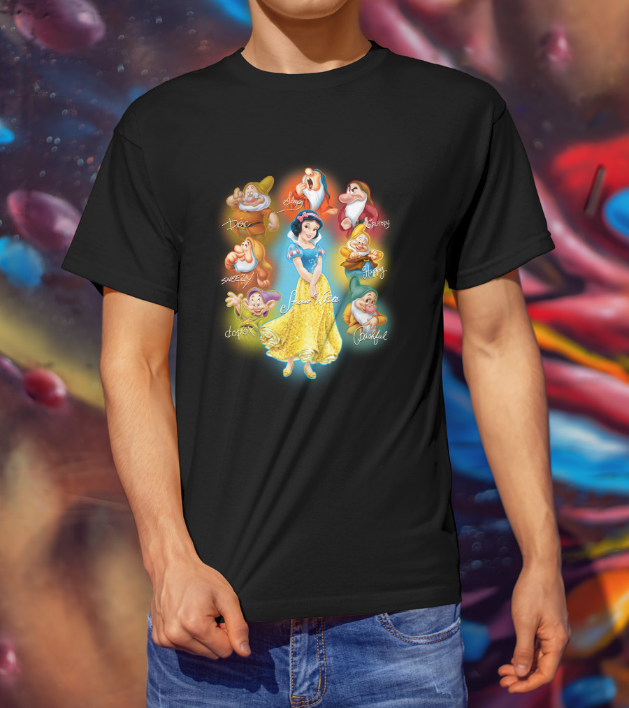 Snow White Signature With Doc, Sleepy, Sneezy, Dopey, Grumpy, Happy, Bashful T-Shirt