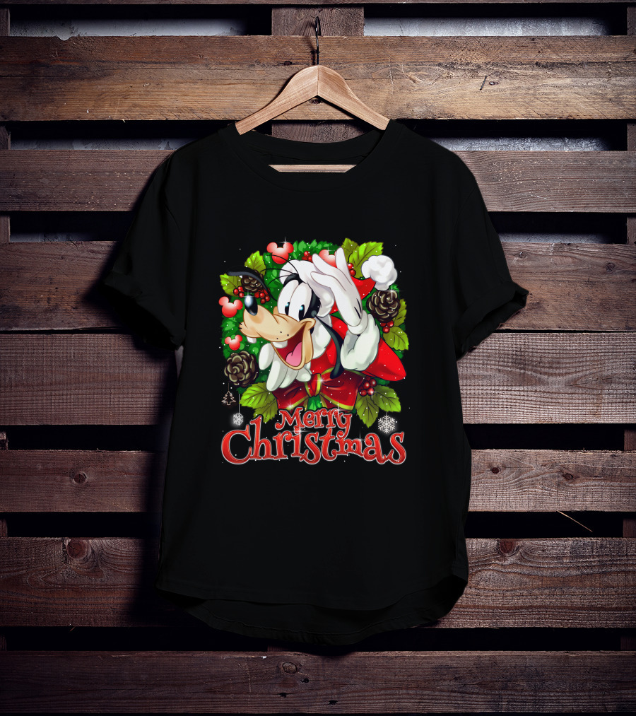 Goofy Merry Christmas Wreath Santa Hat Pinecones Snowflakes And Holly T-Shirt