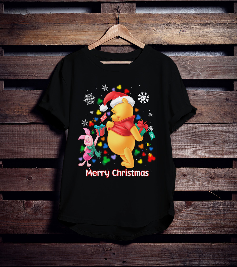 Merry Christmas Pooh And Piglet Snowflakes And Presents T-Shirt