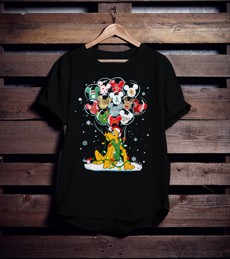 Pluto Christmas Mickey Mouse Balloon Festive Snowflakes Holiday Scene T-Shirt