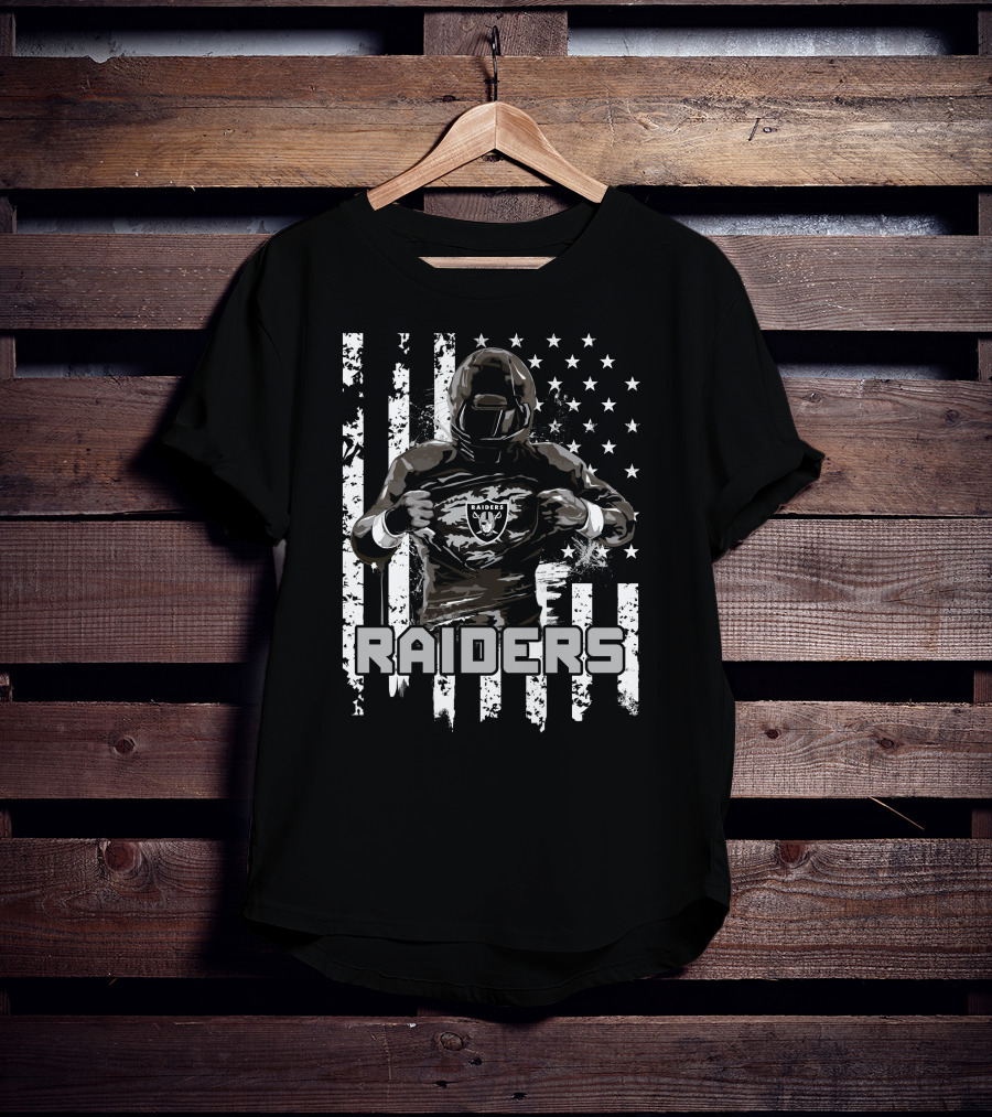 Las Vegas Raiders Player With American Flag Background T-Shirt