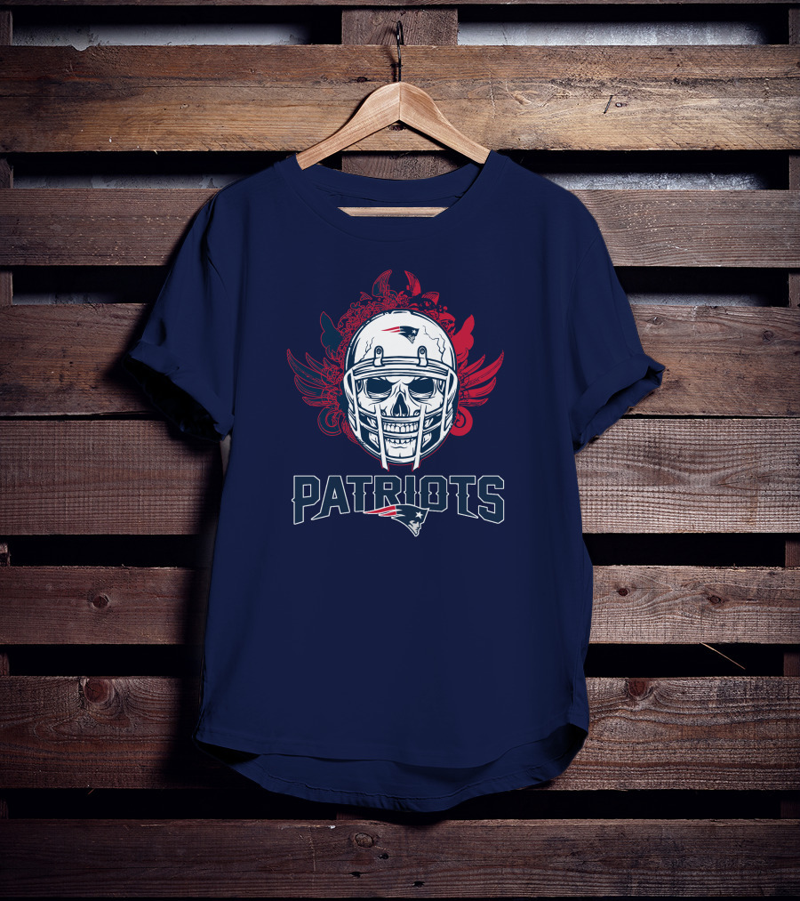 New England Patriots Skull Helmet Sports T-Shirt