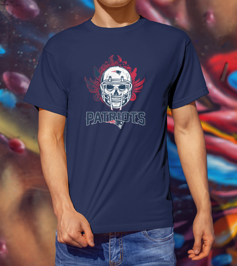 New England Patriots Skull Helmet Sports T-Shirt