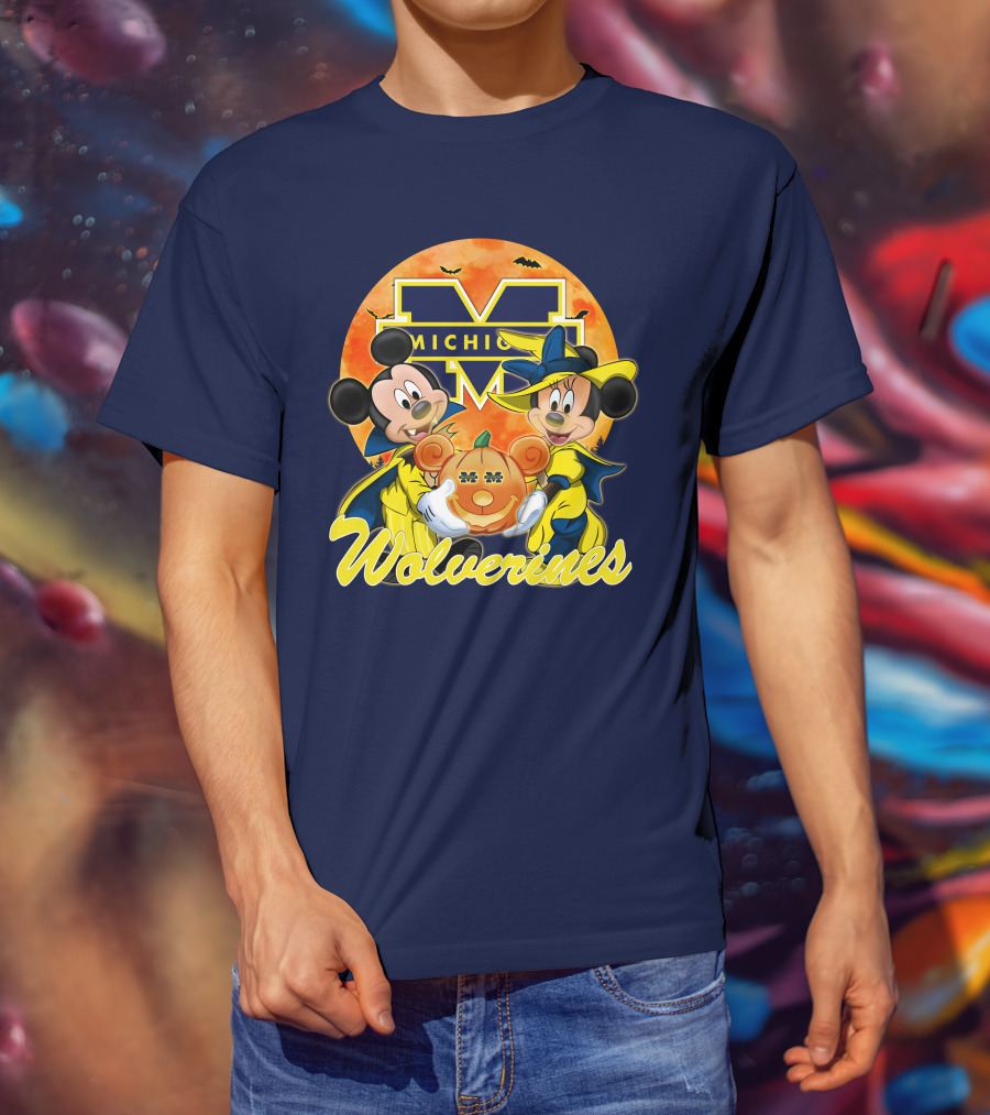 Michigan Wolverines Mickey And Minnie Mouse Halloween Pumpkin T-Shirt