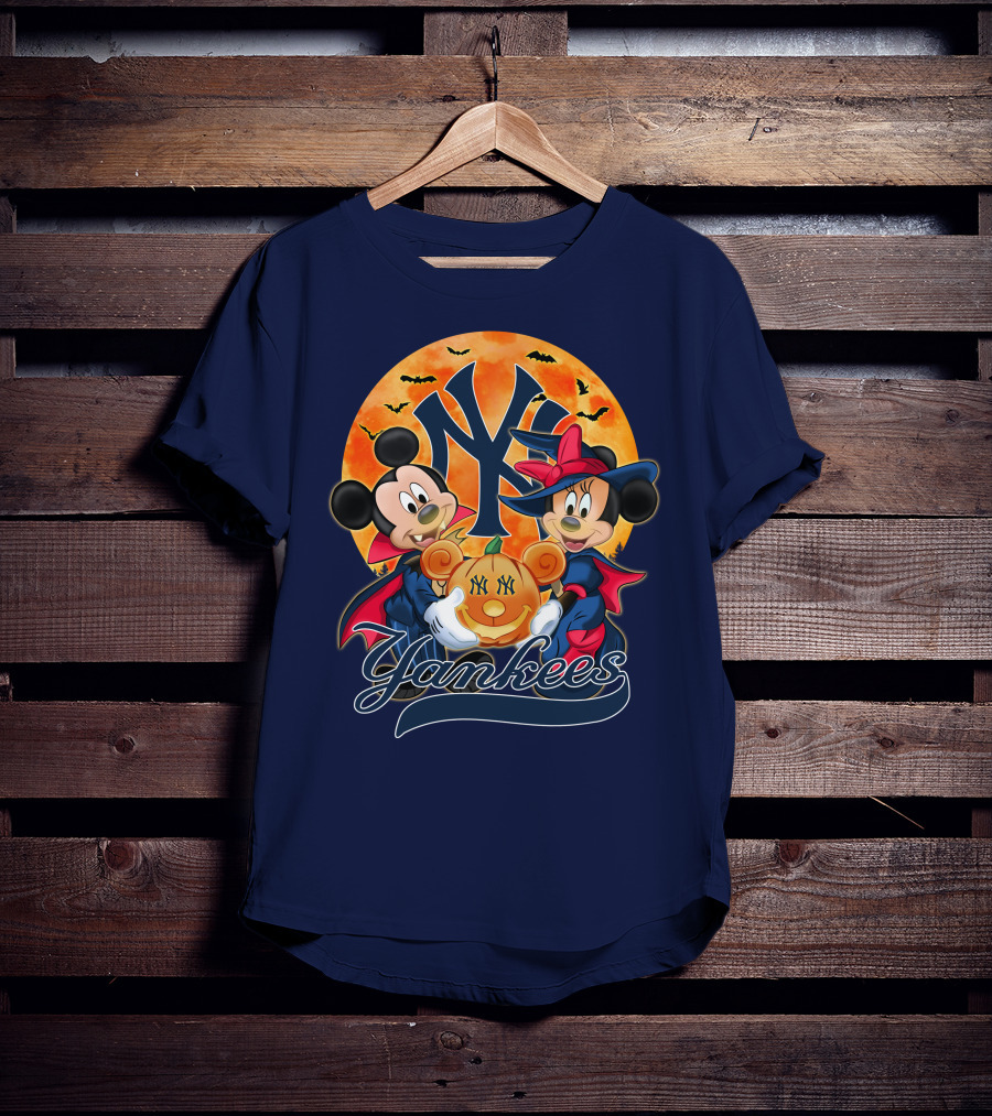 New York Yankees Mickey Mouse Minnie Mouse Halloween Pumpkin Moon Bats T-Shirt