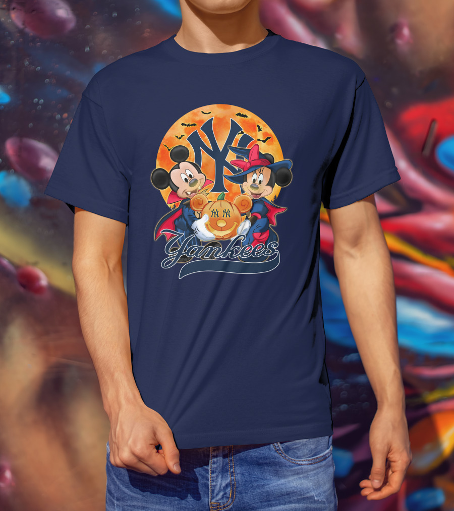 New York Yankees Mickey Mouse Minnie Mouse Halloween Pumpkin Moon Bats T-Shirt