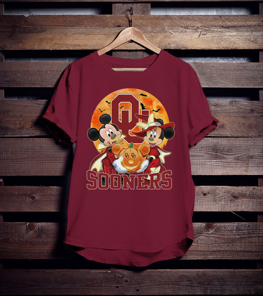 Oklahoma Sooners Mickey Mouse And Minnie Mouse Halloween Pumpkin Moon Bats T-Shirt