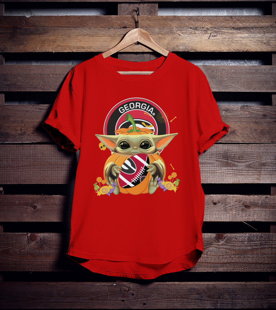 Halloween Pumpkin Baby Yoda Georgia Bulldogs Hug T-Shirt