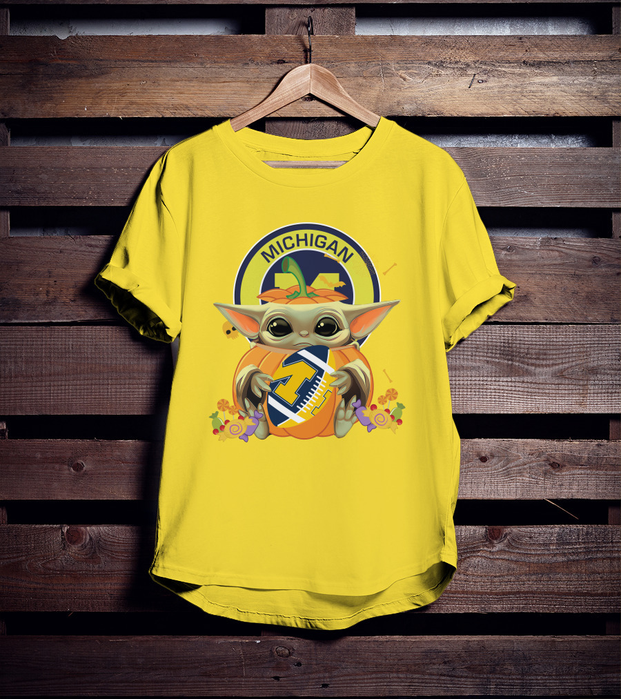 Halloween Pumpkin Baby Yoda Hug Michigan Wolverines Football T-Shirt
