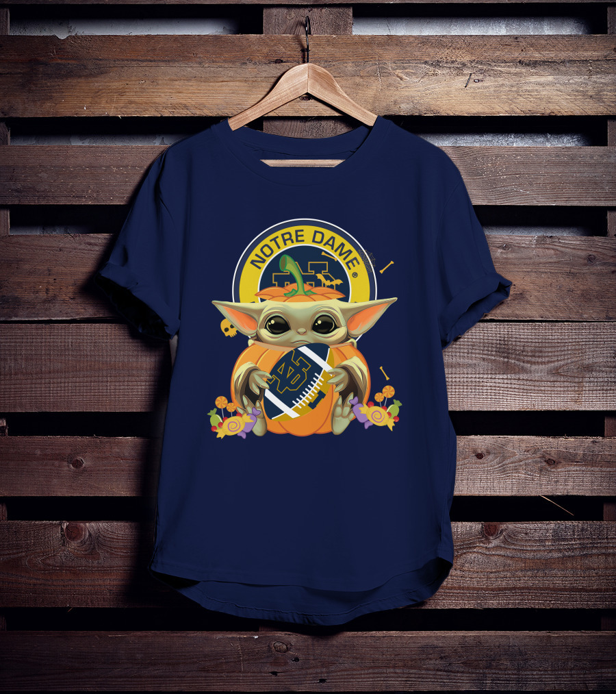 Notre Dame Fighting Irish Baby Yoda Halloween Pumpkin Hug T-Shirt