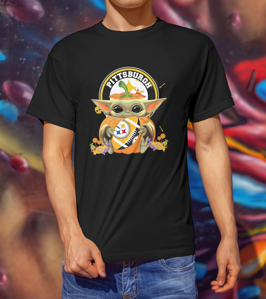 Halloween Pumpkin Baby Yoda Hug Pittsburgh Steelers T-Shirt