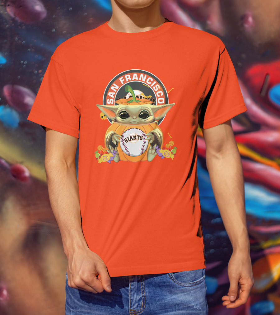 San Francisco Giants Halloween Baby Yoda Pumpkin Hug Baseball T-Shirt