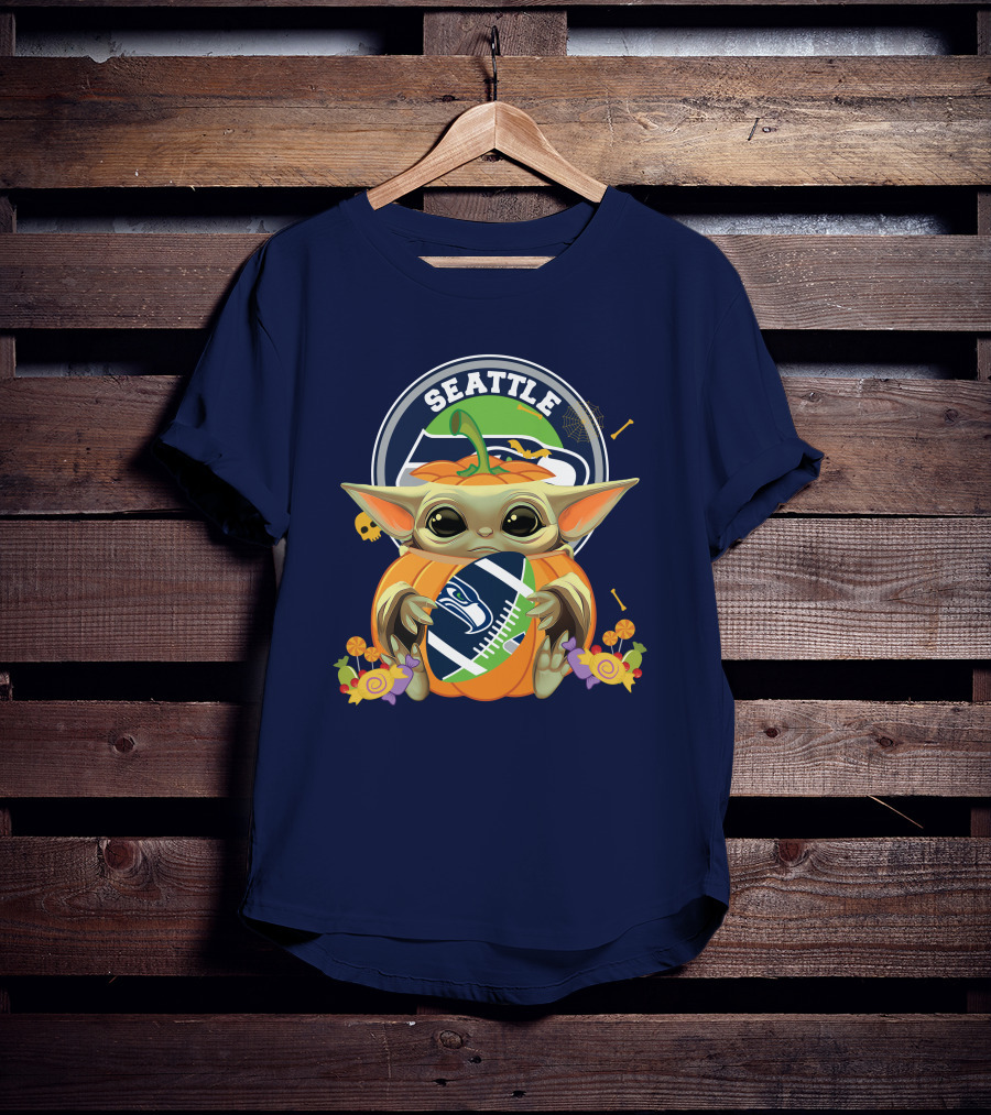 Seattle Seahawks Halloween Pumpkin Baby Yoda Hug T-Shirt
