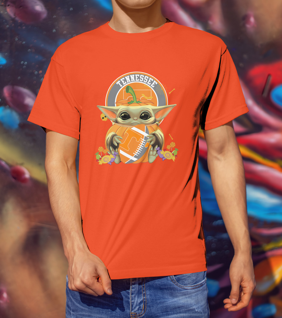 Tennessee Volunteers Halloween Pumpkin Baby Yoda Hug Football T-Shirt