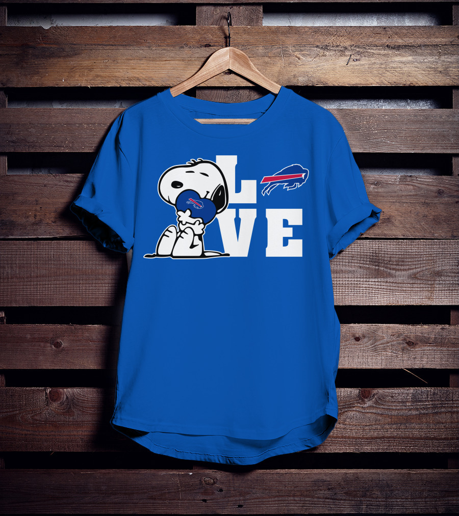 Snoopy Holding Heart Buffalo Bills Love T-Shirt