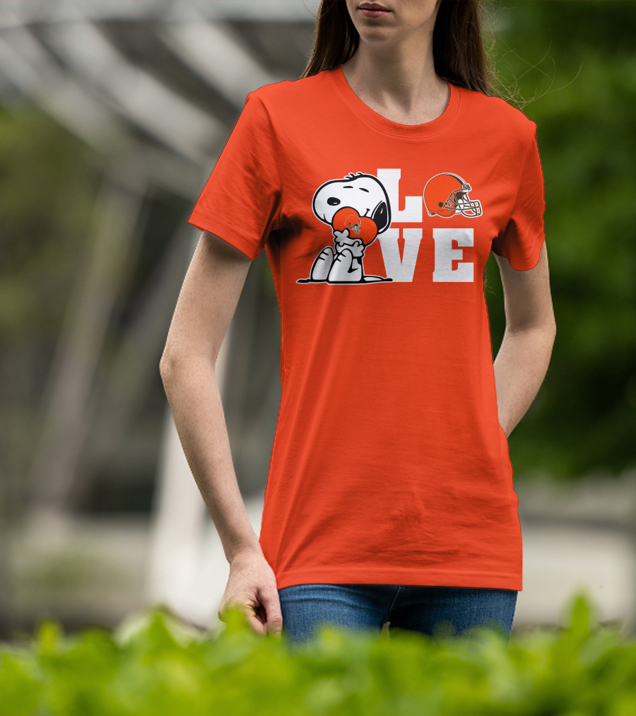 Snoopy Love Cleveland Browns Football Helmet T-Shirt