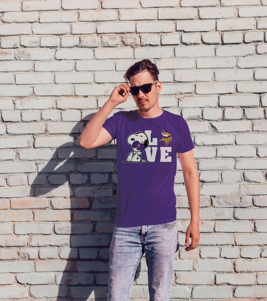 Snoopy Love Minnesota Vikings Logo Heart Hug T-Shirt