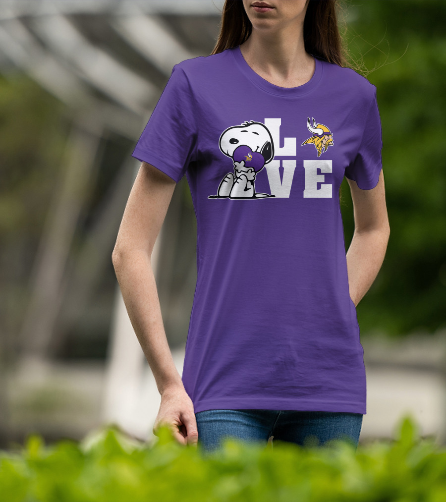 Snoopy Love Minnesota Vikings Logo Heart Hug T-Shirt