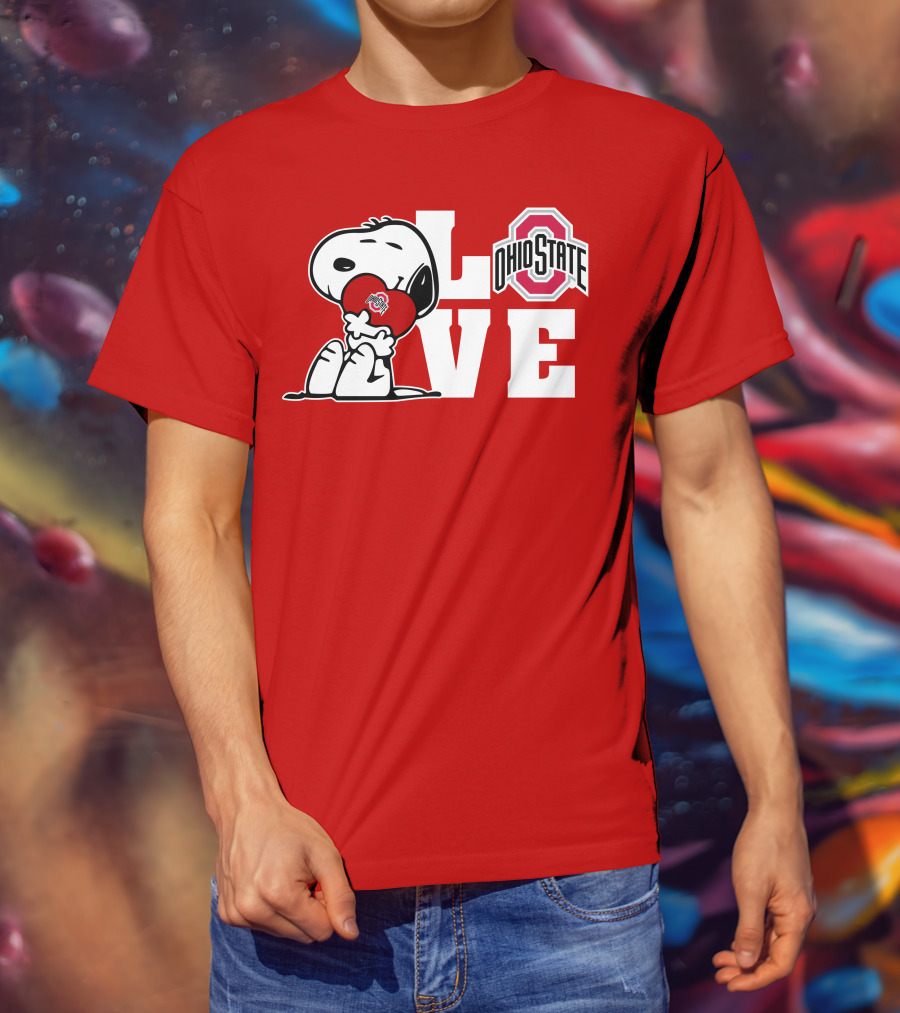 Snoopy Ohio State Buckeyes Love Peanuts Character Holding Heart With Buckeyes T-Shirt