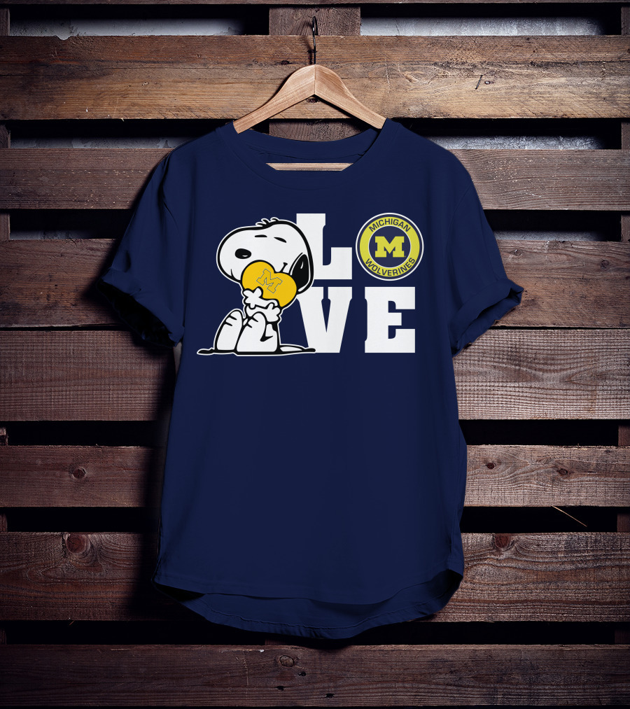 Snoopy Love Michigan Wolverines Peanuts Football T-Shirt