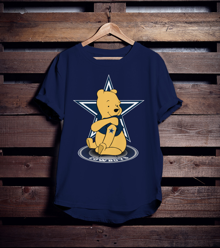 Dallas Cowboys Winnie The Pooh Star Logo Hugging Sitting T-Shirt