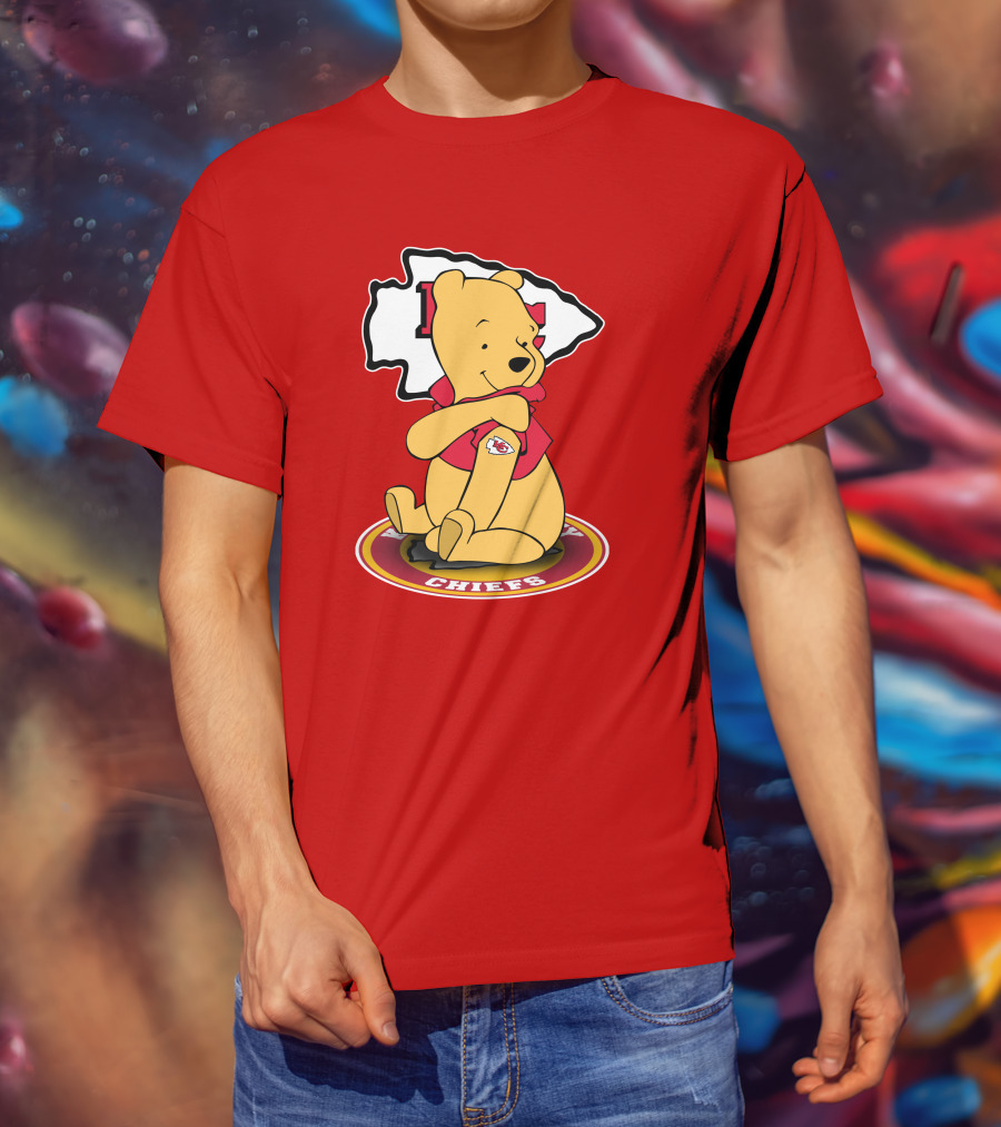 Kansas City Chiefs Winnie The Pooh Sitting On T-Shirt