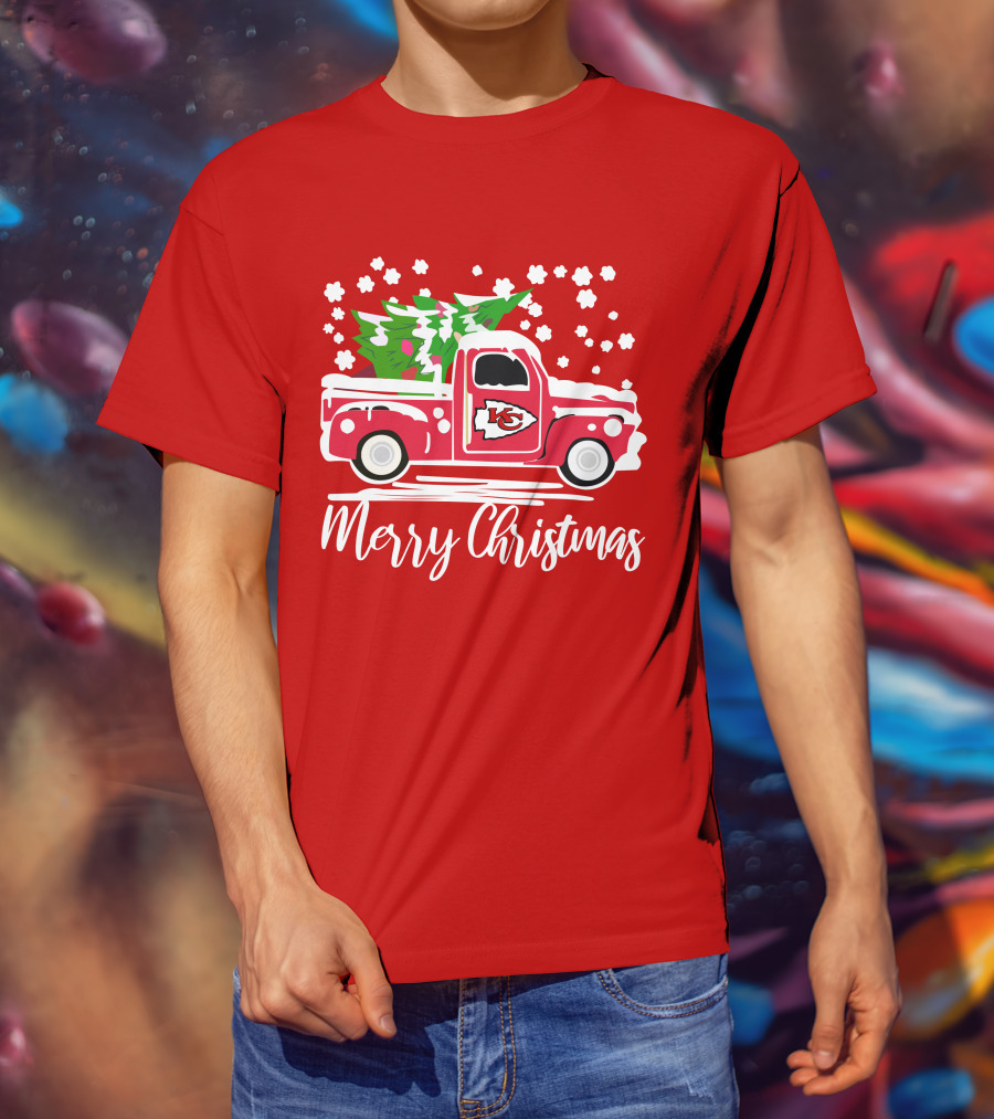 Kansas City Chiefs Vintage Truck Merry Christmas Snowflakes T-Shirt