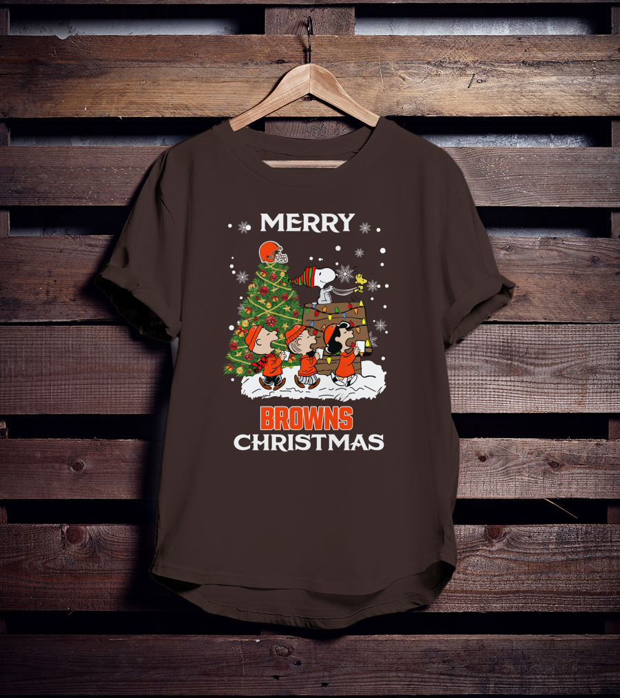 Merry Browns Christmas Peanuts Christmas Tree Celebration T-Shirt