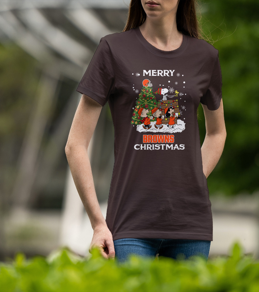 Merry Browns Christmas Peanuts Christmas Tree Celebration T-Shirt